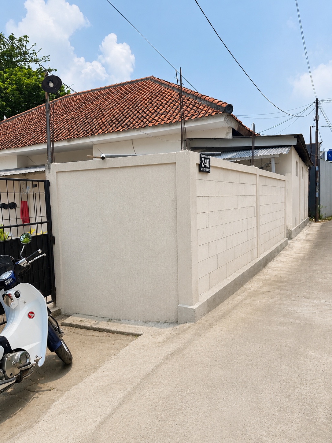 Akses jalan ke Sapujagat Kost